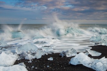 11-Day7-Jokulsarlon-Ice-Lagoon-Beach-Crashing-Bergs---IMG_5365-Close